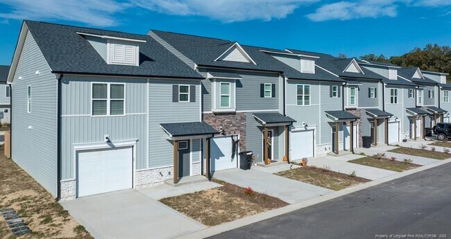 Primary Photo - 905 Kingscote Dr