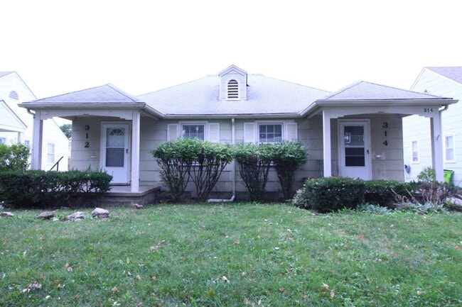 Primary Photo - October FREE On This Fully Renovated 1 Bed...
