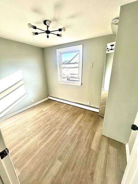 Building Photo - 205 N 16th St