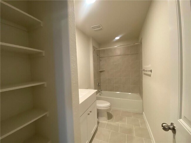 Building Photo - 322 Northshore None