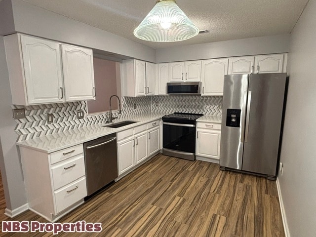 Building Photo - 8032 Stablegate Way