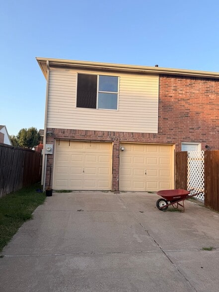 Building Photo - 4329 Apple Dr