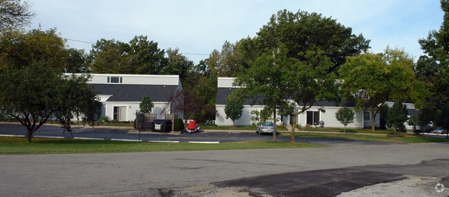 Building Photo - Beacon Pointe
