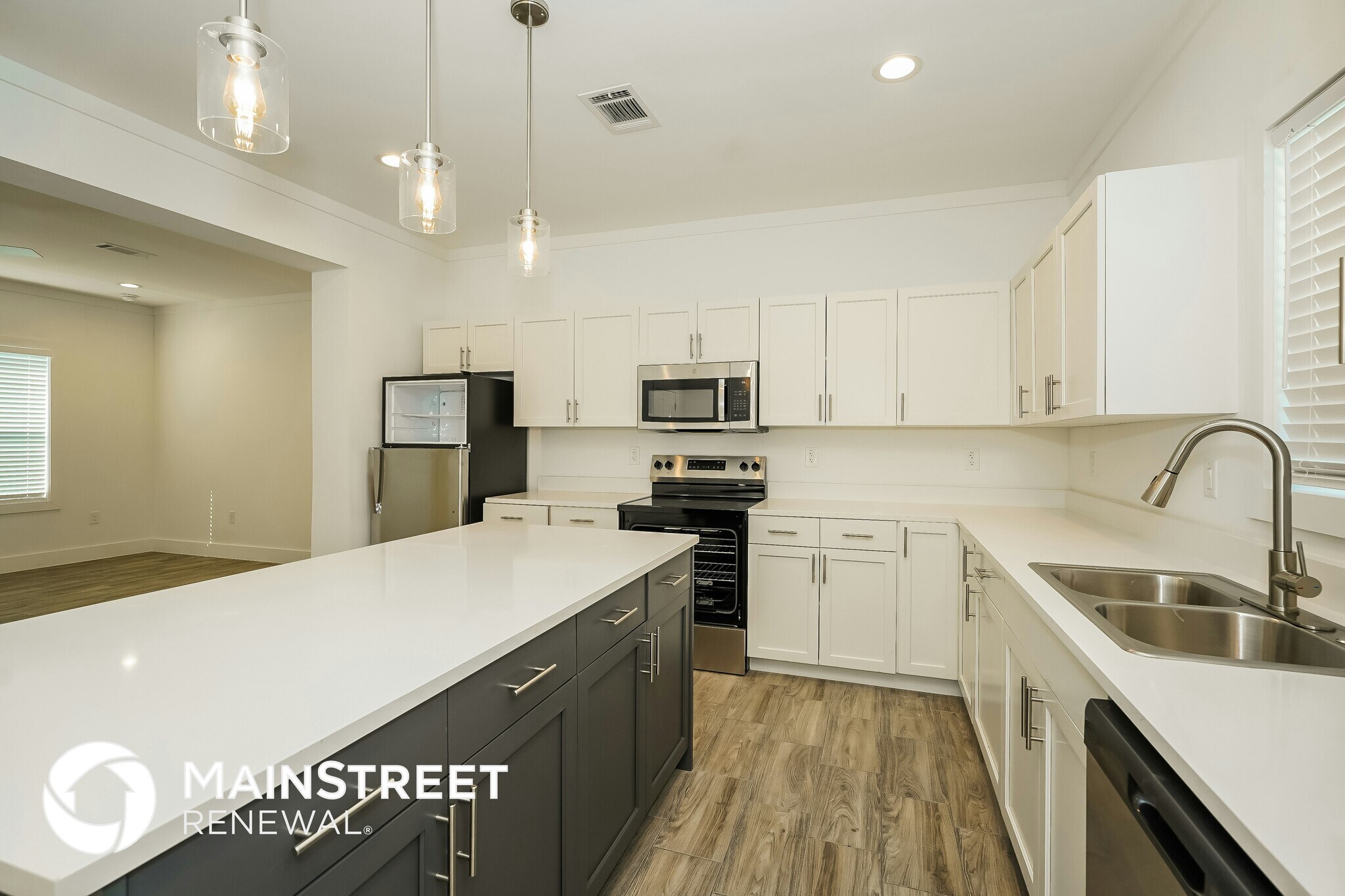 Building Photo - 2003 E Overton Rd