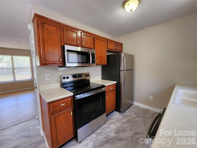 Building Photo - 6227 Mayridge Dr