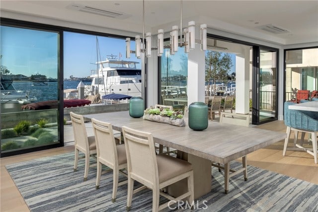 Building Photo - 130 S Bay Front