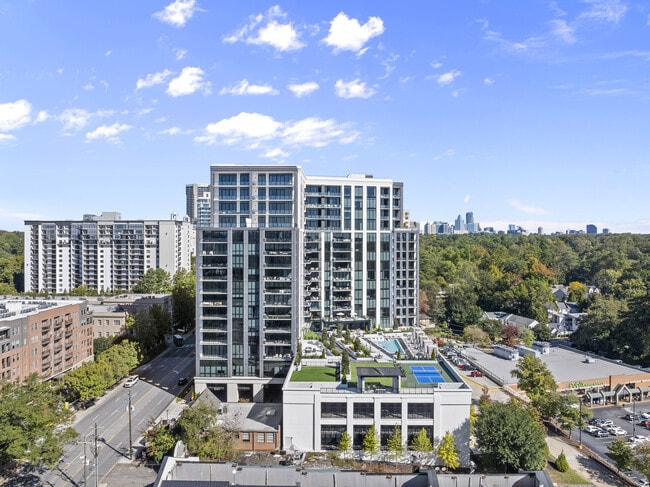 Building Photo - 2425 Peachtree Rd NE