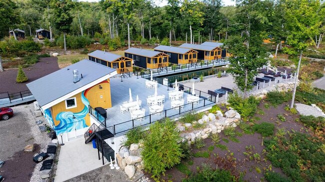 Building Photo - 13 Autumn Ln