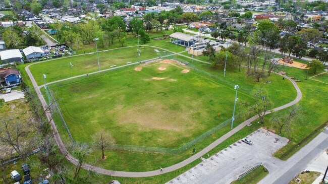 Building Photo - 9902 Clark Rd