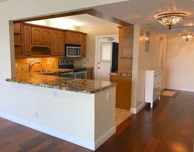 Building Photo - 3091 N Course Dr