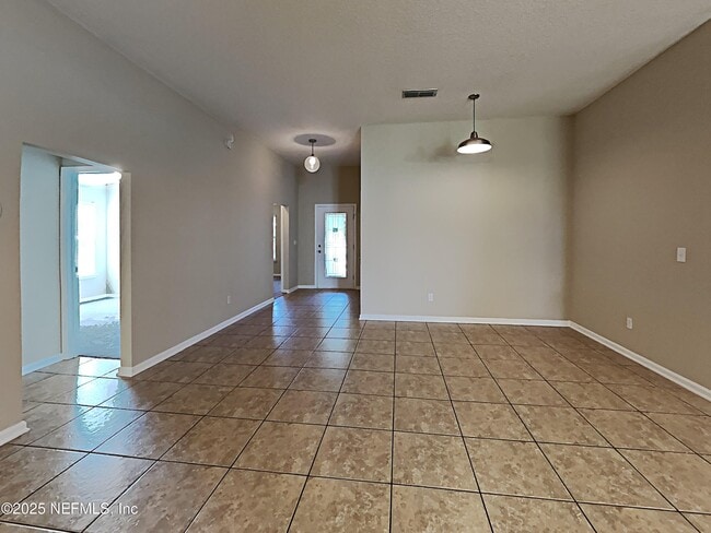 Building Photo - 1865 Woodland Glen Road