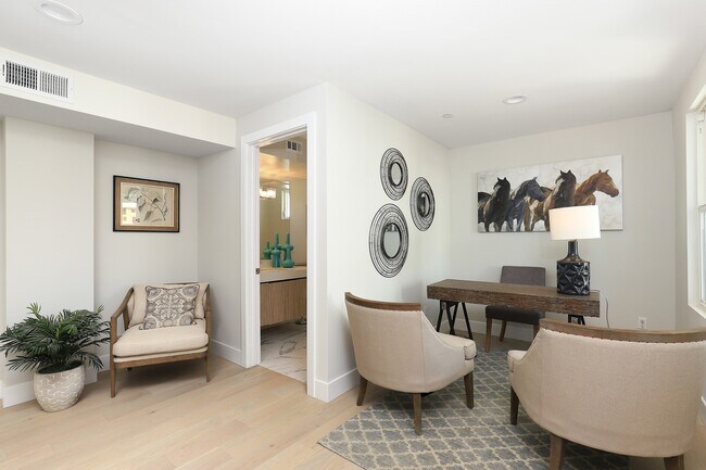 Building Photo - 15 Brookline Way