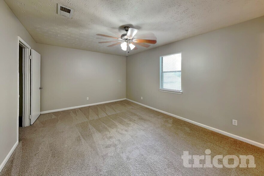 Building Photo - 2224 Clinchfield Ct