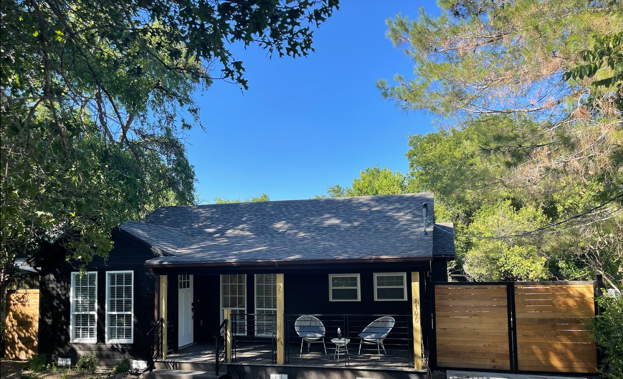 Building Photo - 1706 Lakeland Dr