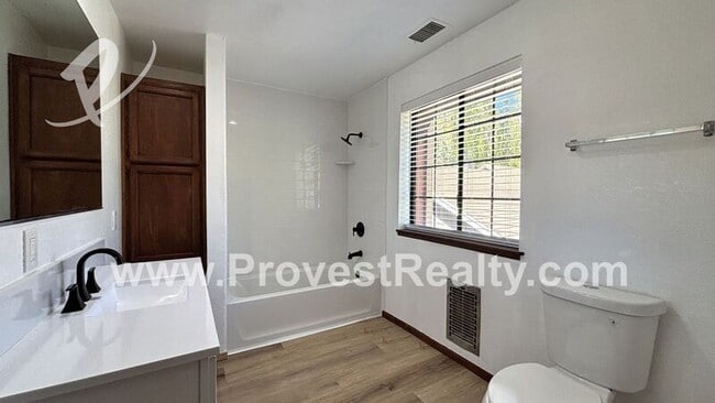 Building Photo - 6078 Spruce St