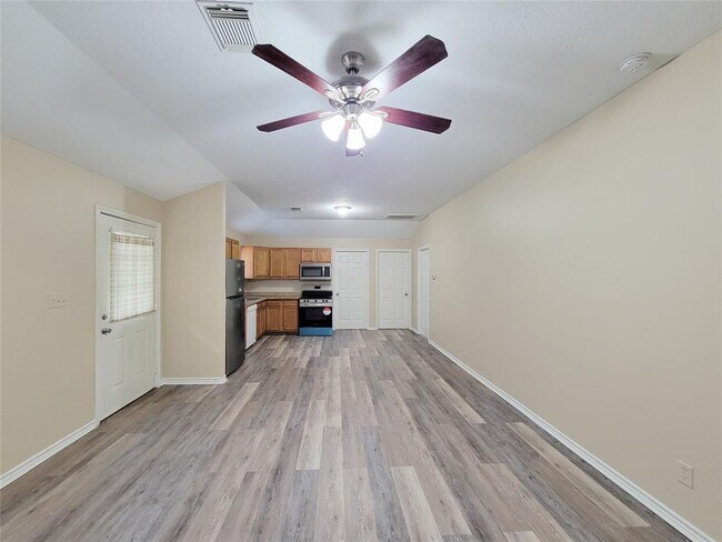 Building Photo - 12700 Royal Green Dr