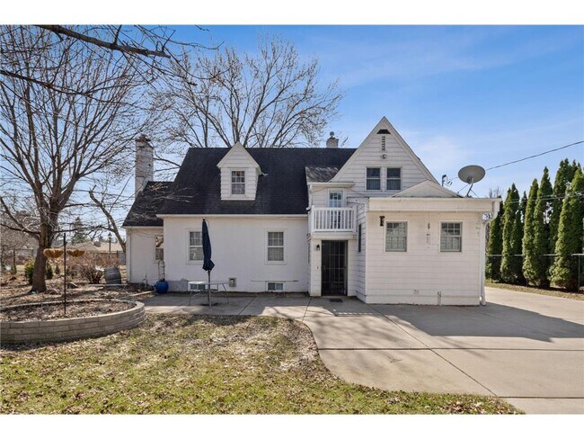 Building Photo - 2721 29th Ave NE