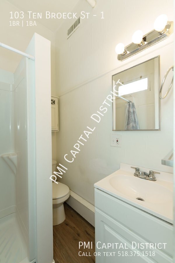 Building Photo - 103 Ten Broeck St