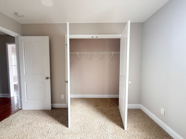 Building Photo - Pet-Friendly One-Level Home with Fenced Yard, Garage & Stainless Steel Appliances