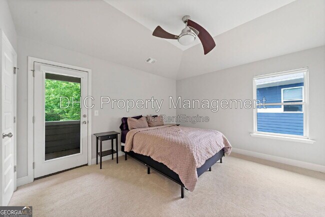 Building Photo - 1765 Stoney Creek Dr SE