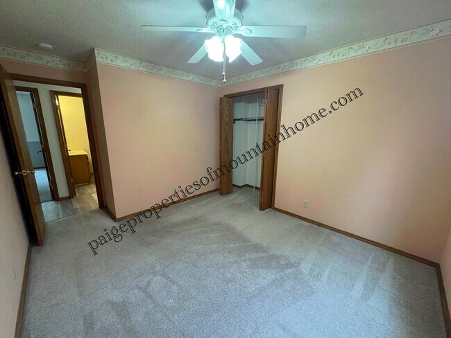 Building Photo - 313 Bomber Blvd