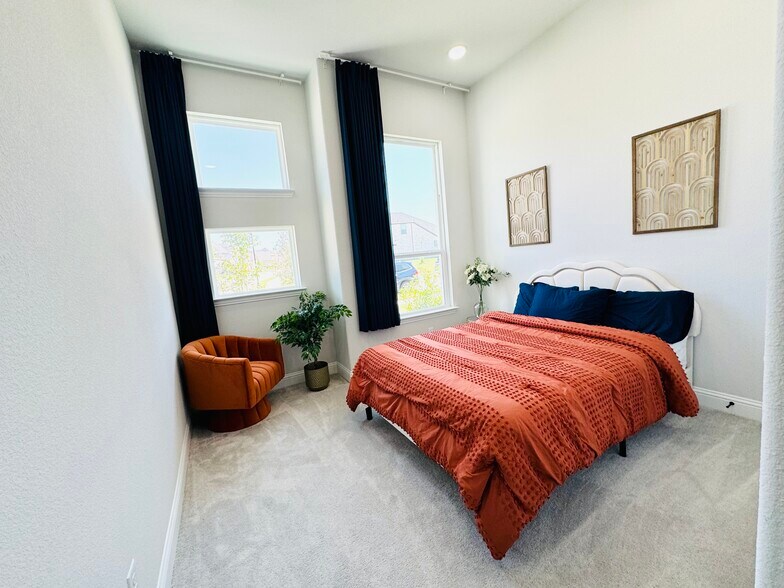 Building Photo - 2801 Riverview Rd