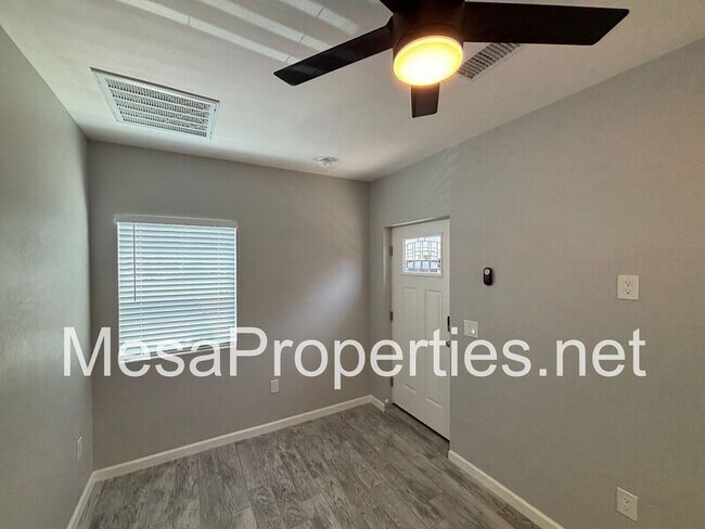 Building Photo - 930 Jadestone Ln