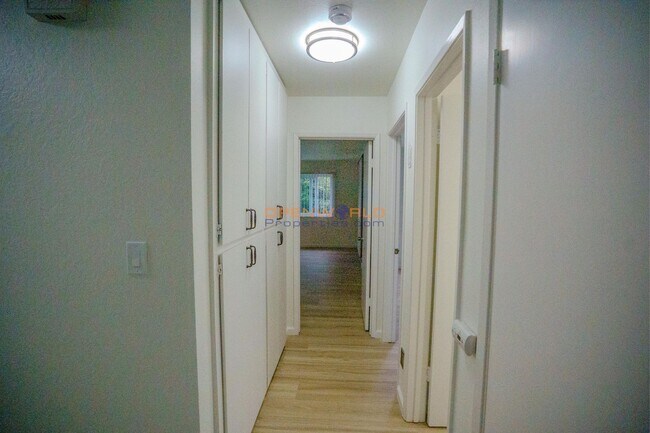 Building Photo - 414 Bancroft Ave