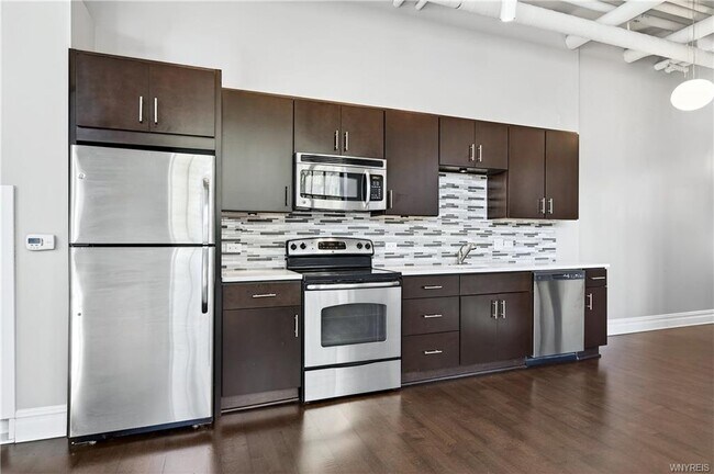 Building Photo - 2917 Main St