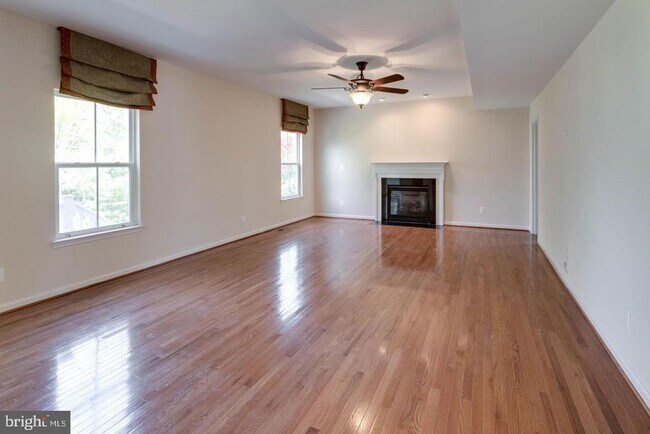 Building Photo - 12760 Manor Hall Ct