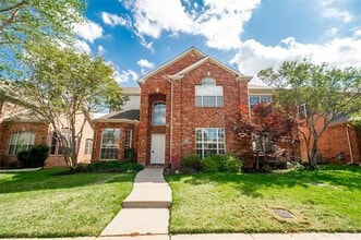 Building Photo - 1310 Pinehurst Dr