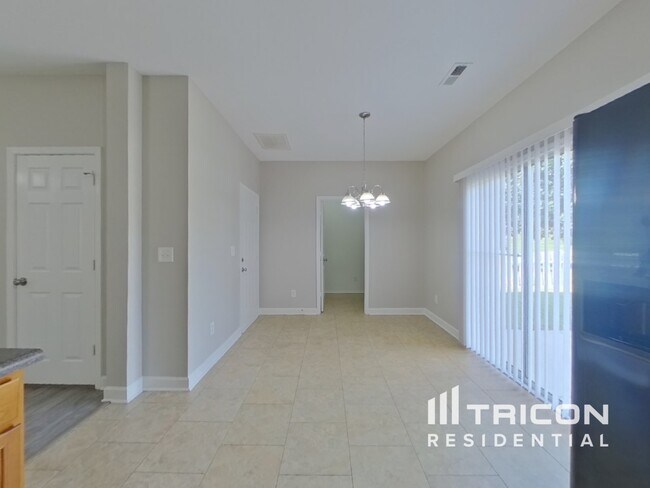 Building Photo - 956 Willow Creek Dr