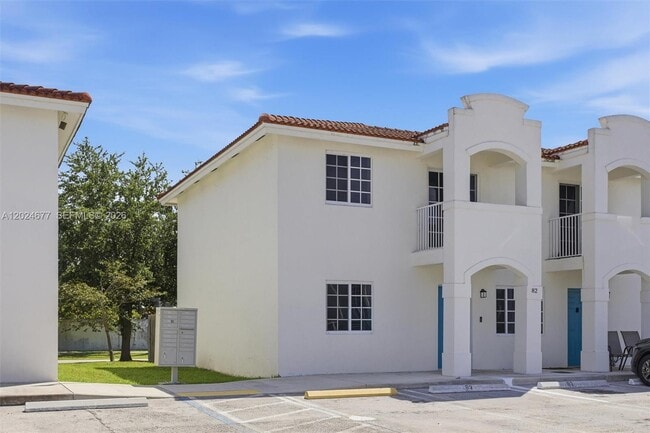 Building Photo - 82 SW 3rd Ct
