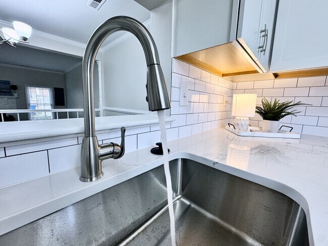 Building Photo - READY NOW!! Completely Updated 3-Bedroom Townhome in Kempsville Lake! Fenced Backyard - Pet Frien...