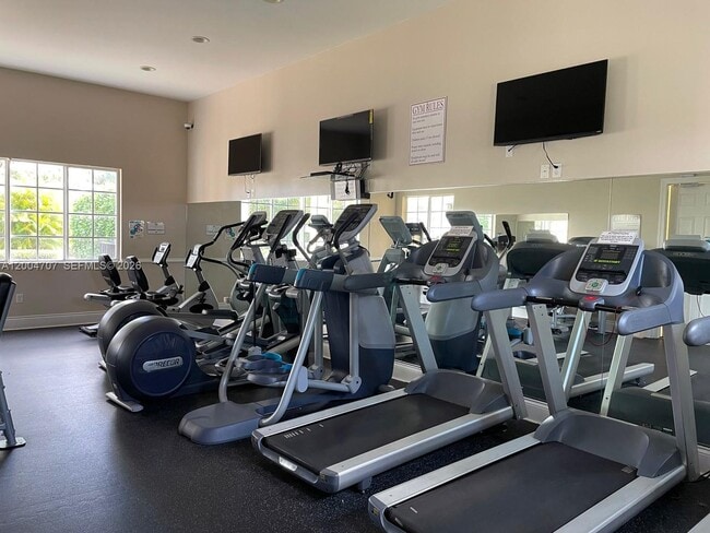 Building Photo - 4006 NE 20th St