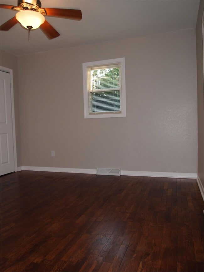 Building Photo - 10600 Church Rd