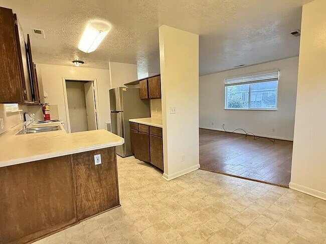 Building Photo - Adorable three bedroom home located in Salt Lake City