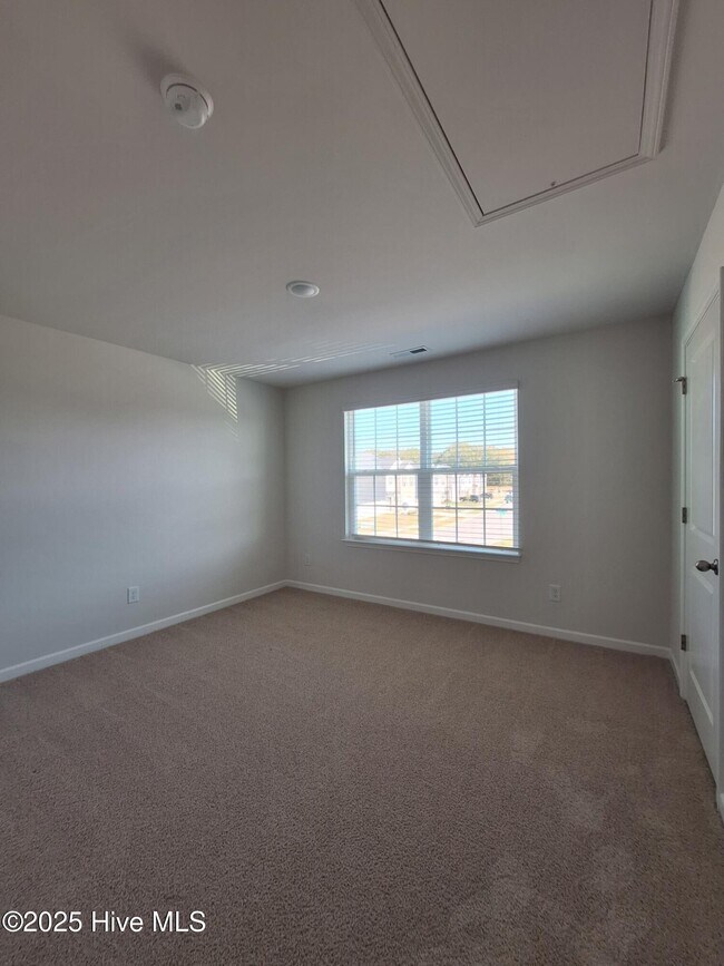Building Photo - 1213 Fowler Dr