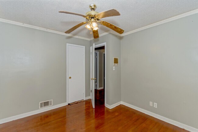 Building Photo - 3105 Pelzer Ave