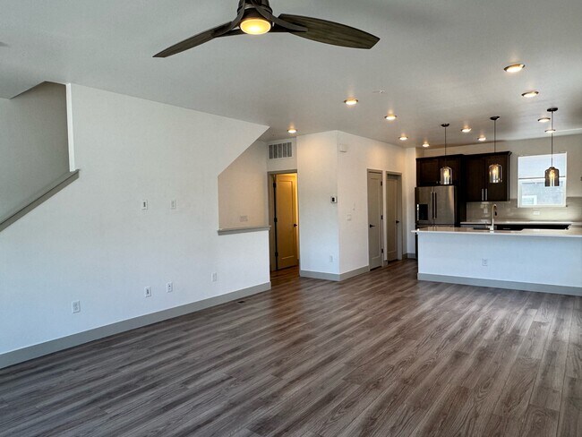 Building Photo - 2865 W 69th Ave