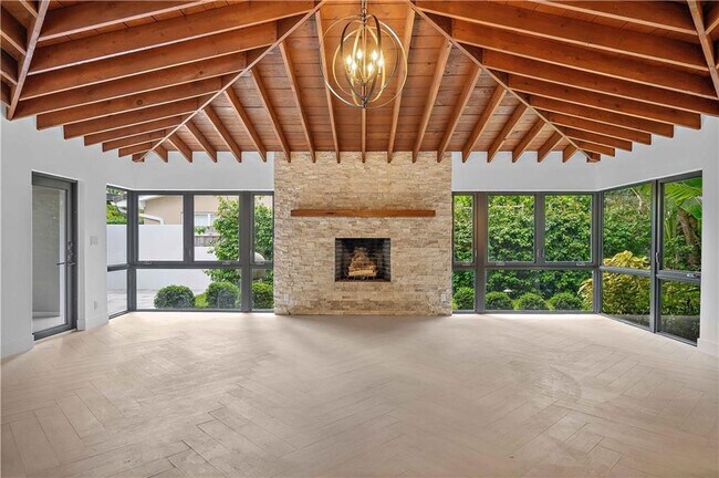 Building Photo - 2201 Intracoastal Dr