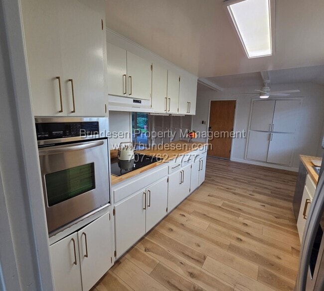 Building Photo - Beautifully updated 2015 Sq. Ft. Ranch-Style Home featuring 4BD/3BA| Brush Creek, Santa Rosa