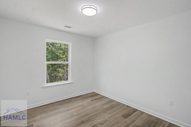 Building Photo - 20-B1 Frasier Ln SW
