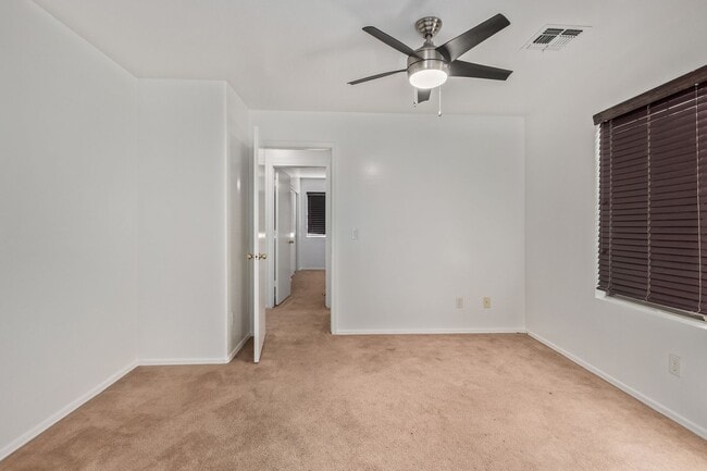 Building Photo - Single-Story 3 Bedroom Home in Rancho El Mirage