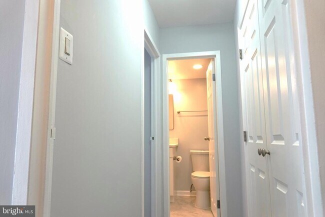 Building Photo - 950 25th St NW