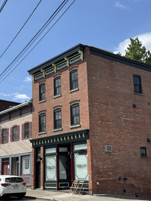 Building Photo - 25 E Main St
