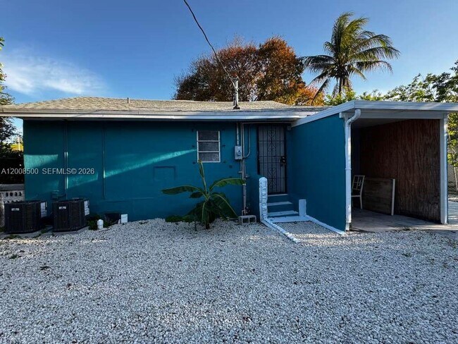 Building Photo - 1121 NW 40th St