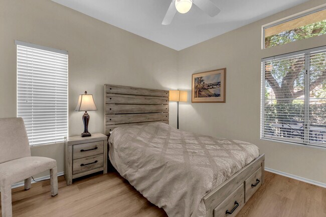 Building Photo - 37468 Westridge Ave