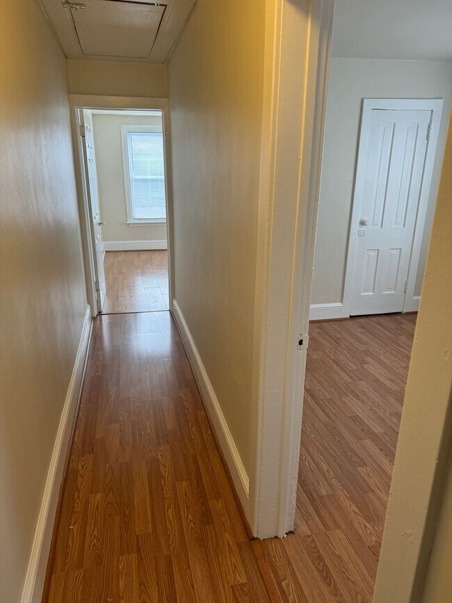 Building Photo - 705 Forest Dr