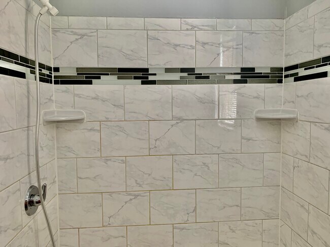 Bathroom - 1044 Welfer St